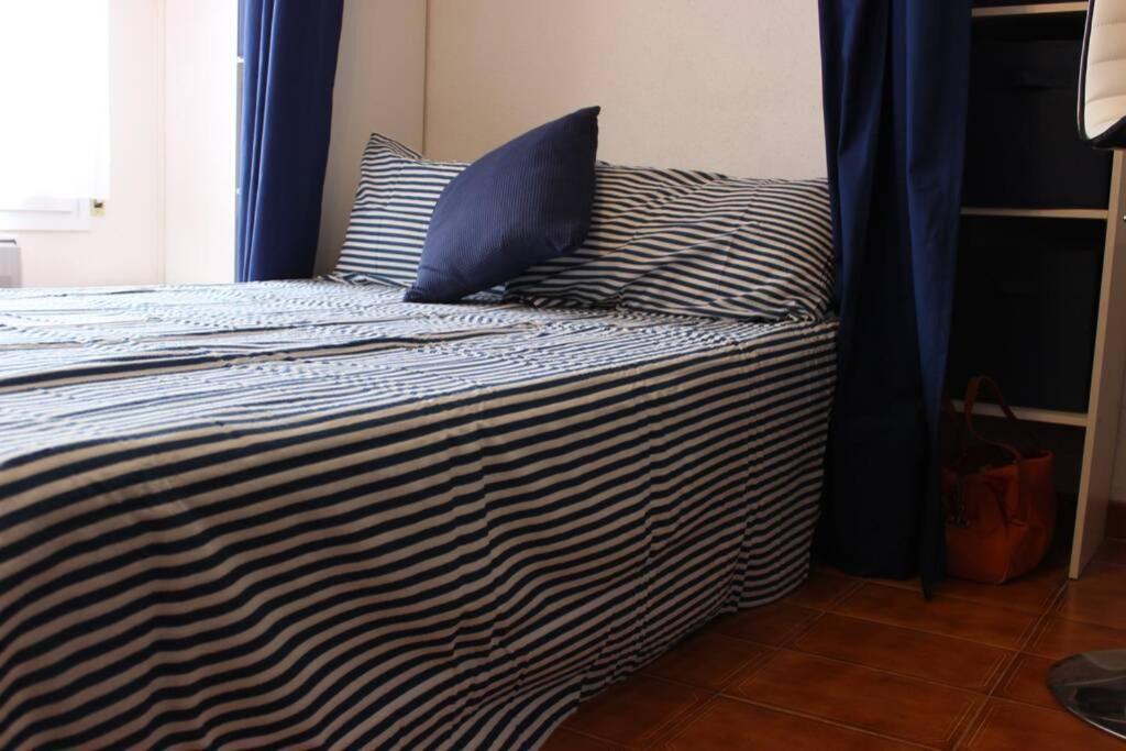 Luxury 4 Bed Apartment On Coastal Footpath At Cap Ras Llança Buitenkant foto