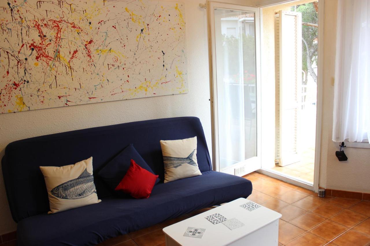 Luxury 4 Bed Apartment On Coastal Footpath At Cap Ras Llança Buitenkant foto